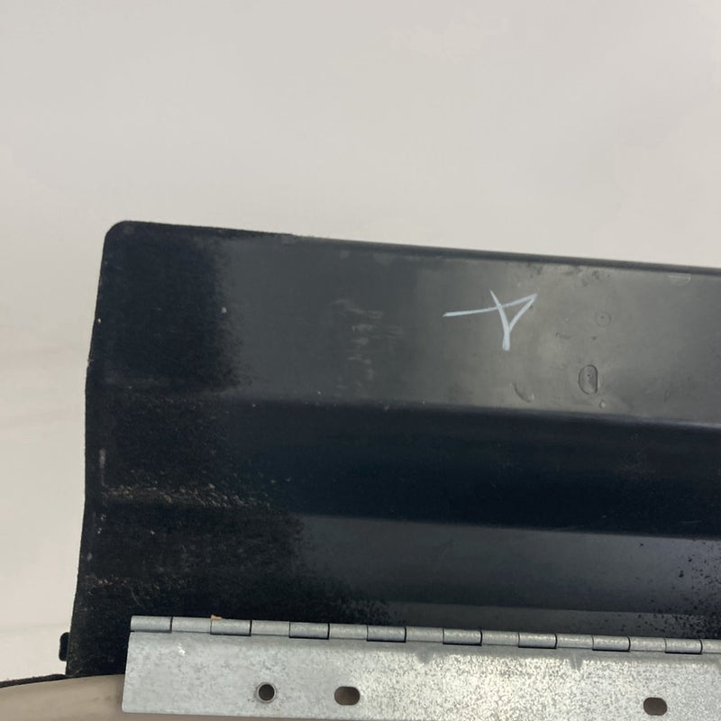2002-2005 Lincoln Town Car Signature Glove Box Assembly OEM #5133M