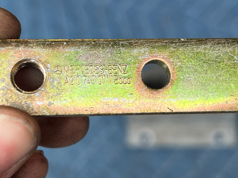 1996-2003 Mercedes W210 E320 Wagon Only Rear Hatch Gate Striker Plate OE #4667EM