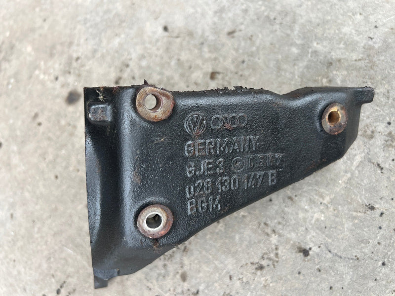 1985-1992 Volkswagen Golf Injection Pump Mount Bracket Diesel 028130147 OEM