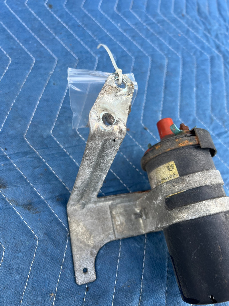 1986-1993 Volvo 240 244 Sedan Bosch Ignition Coil w/ Bracket 2.3L OEM #4225EM