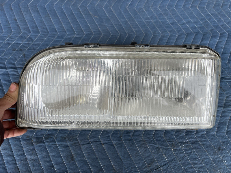 1993-1997 Volvo 850 850R Front Left Driver Side Headlight Assembly OEM #4544E