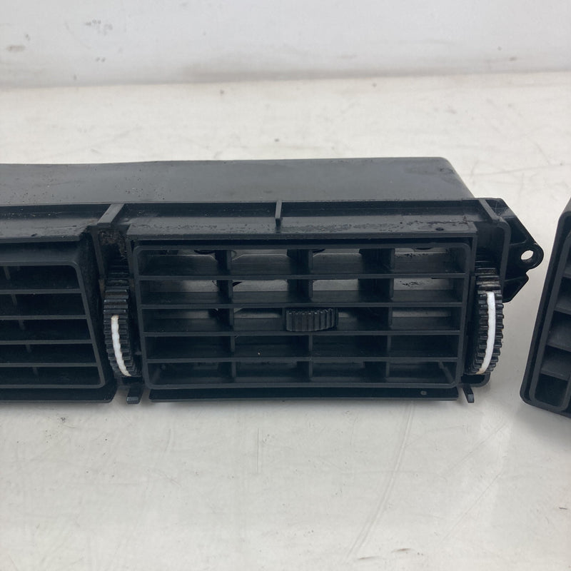1981-1985 Volvo 240 245 Dash Vent Set LH RH 1259088 OEM