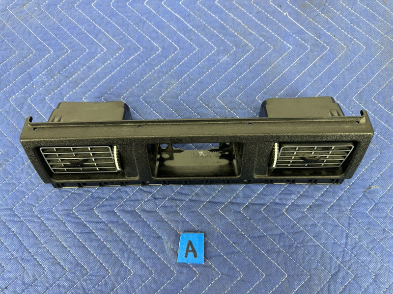 1975-1980 Volvo 240 260 Center Dash Vent Assembly HVAC Heat Cool 1234537 #3834E