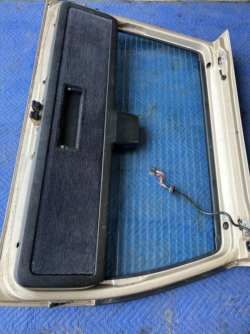 1992-1995 Volvo 940 740 Wagon Only Rear Hatch Assembly w/ Window OEM #3299EM