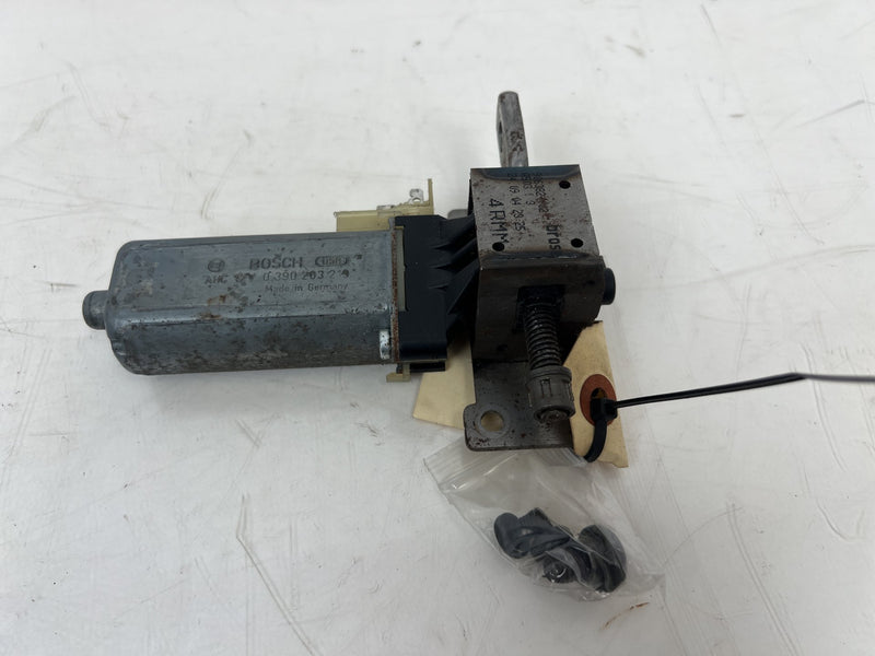 2005-2007 Volvo S60R S60 V70R Bosch Seat Control Motor 90382102 OEM #6782EM