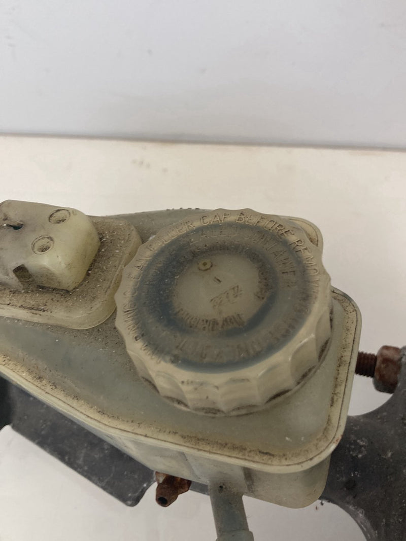 1992 Volvo 940 944 - Brake Booster Master Cylinder PN: 3530354