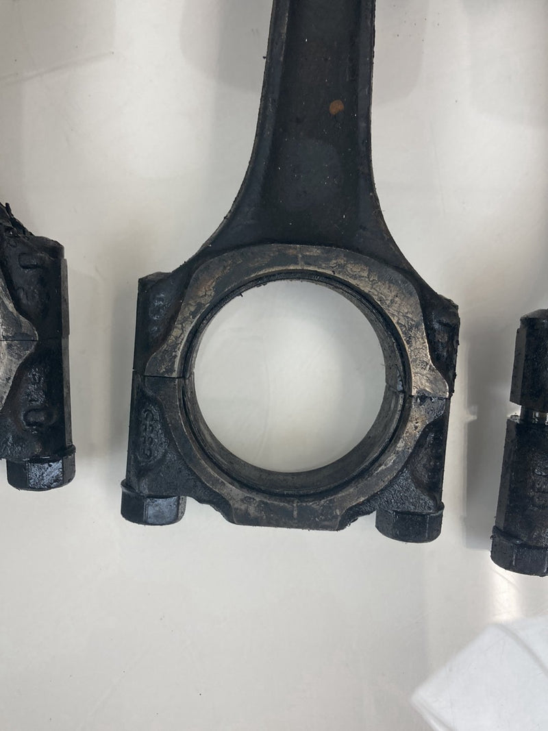 1980 Volvo 244 - Piston