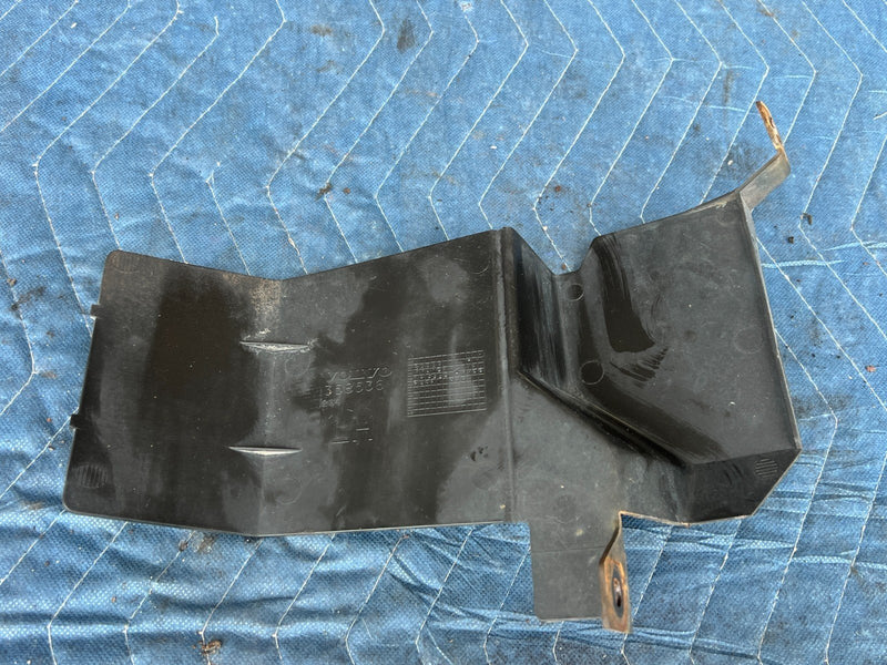 1989-1995 Volvo 740 940 Sedan LH & RH Air Deflector Guide Cover Pair OEM #3713EM