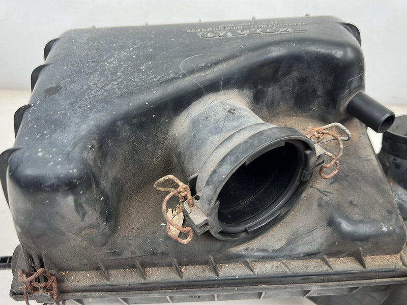 1990-1992 Volvo 740 745 940 Air Filter Cleaner Housing Box 3547102 OEM #5883EM