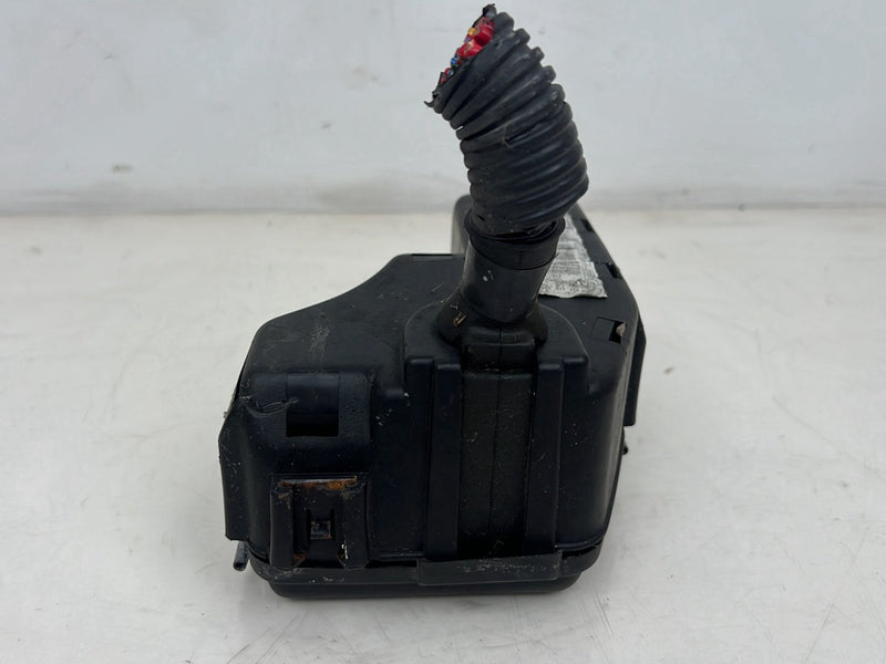 1998-2000 Volvo V70 S70 Main Engine Bay Left Fuse Junction Box Assembly OEM #6332EM