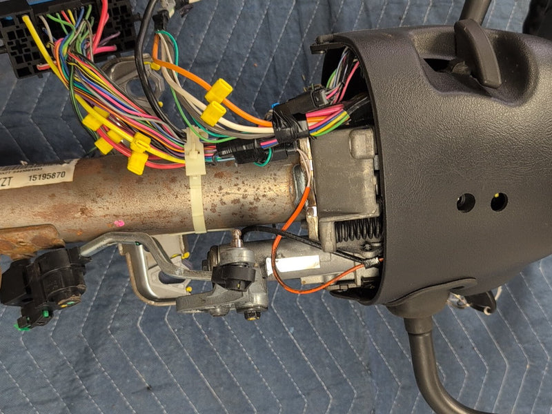 2004 Chevrolet Silverado - Steering Column PN: 15195870