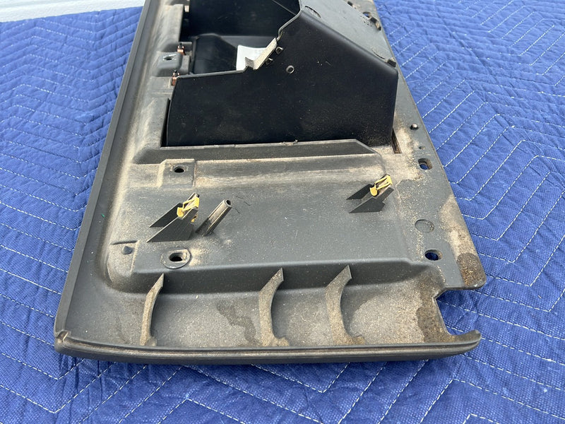 Chevrolet Silverado - Glove Box PN: 15120384