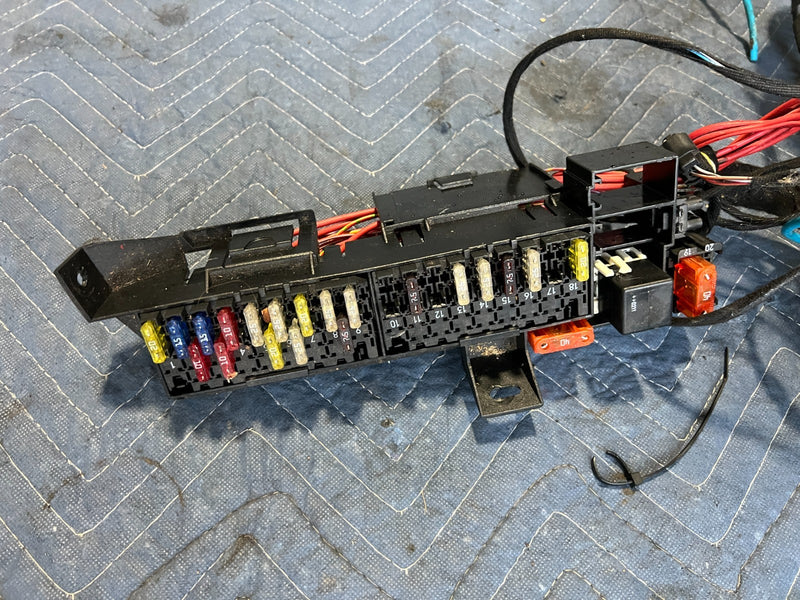 1998-2003 Mercedes W210 E320 Wagon Engine Wiring Harness w/ Fuse Box OEM #4749EM