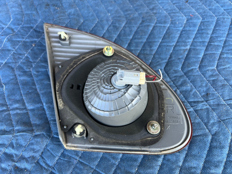 2003-2008 Toyota Corolla Rear Inner Passenger RH Tail Light Assembly OEM #3313EM