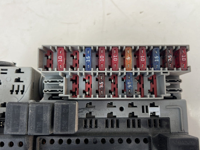 2004-2007 Volvo S60R V70R Cabin Relay Fuse Box Module 8622520 OEM #5781EM