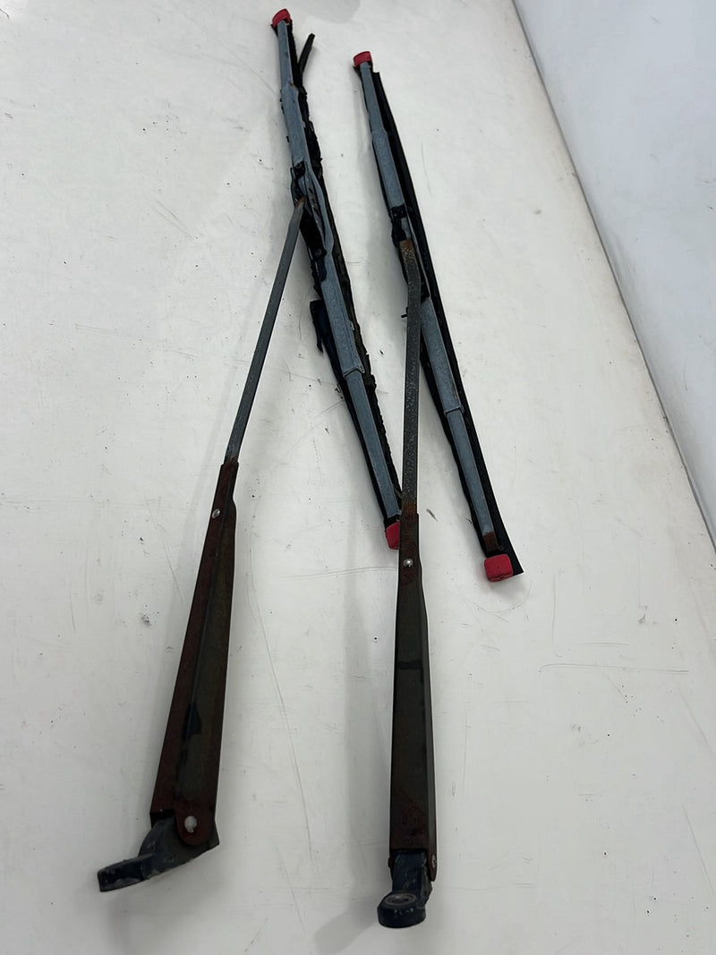 1990-1992 Volvo 740 745 940 Front Right Left Windshield Wiper Arm Set OE #5900EM