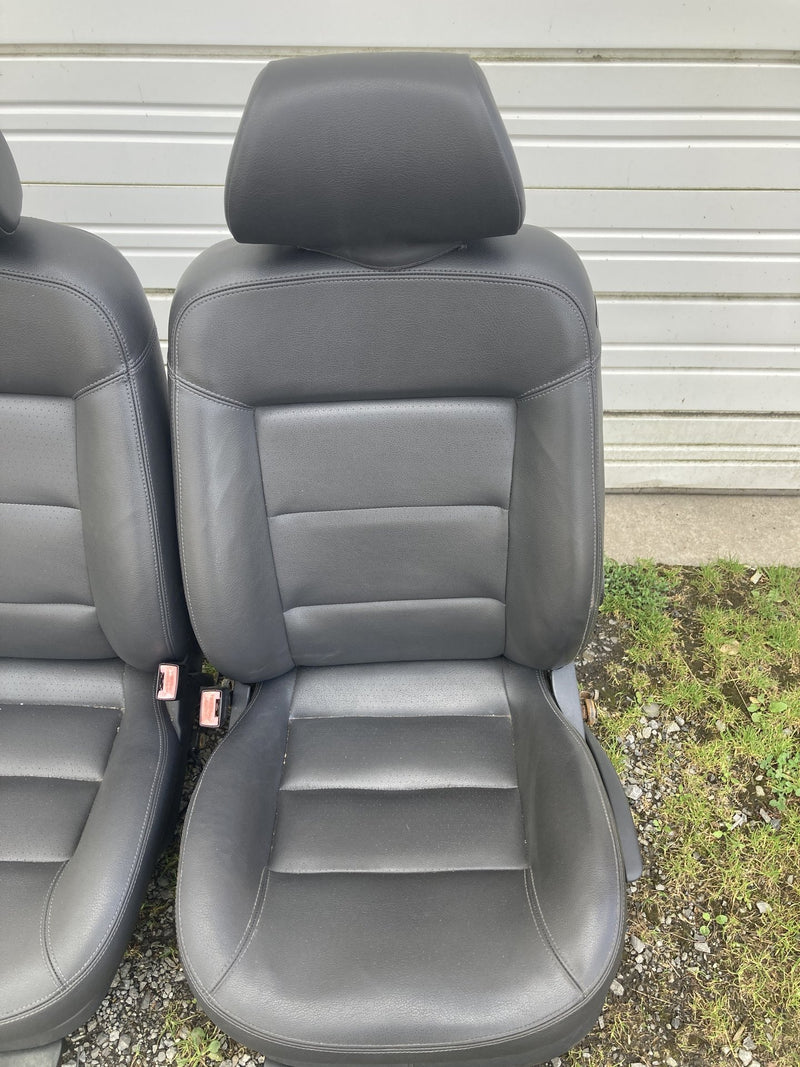 2001-2005 Volkswagen Passat Seat Front Pair Left Right Black OEM #5530M