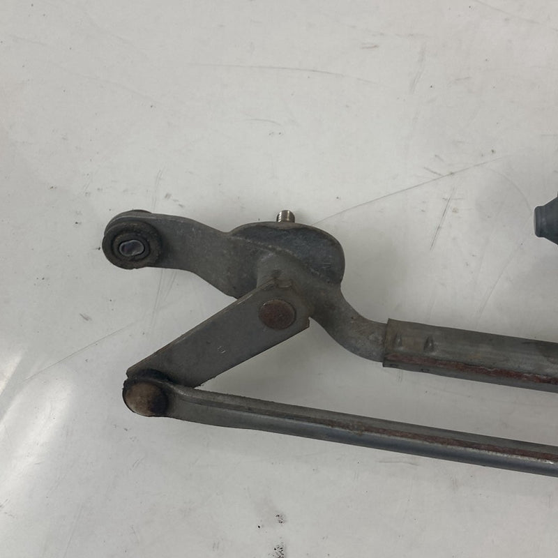 2003-2006 Chevrolet Silverado GMT800 Windshield Wiper Linkage Motor OEM #5341M