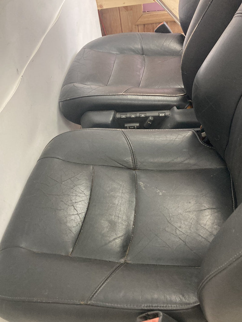 1998-2000 Volvo V70 Front Left Right Seat Pair OEM #5228M