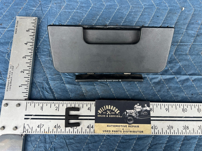 1992-1995 Volvo 940 740 Center Dashboard Fuse Box Cover Storage Cubby OE #3239EM