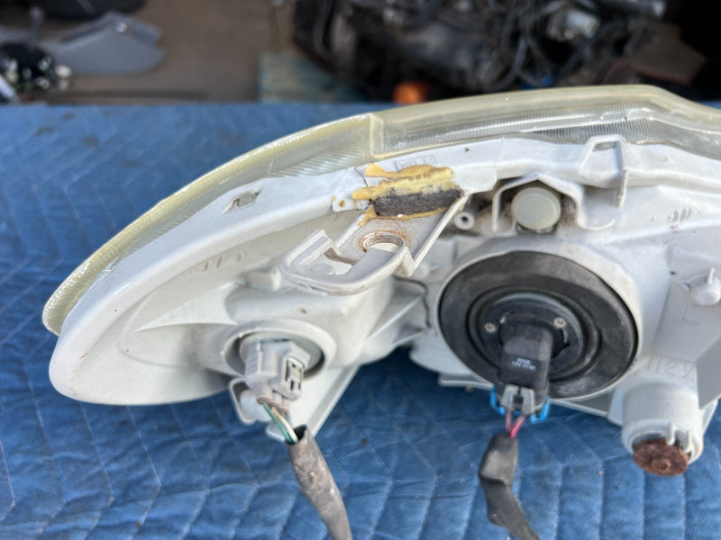 2003-2008 Toyota Corolla Driver Left LH Headlight Lamp Assembly OEM #3323EM