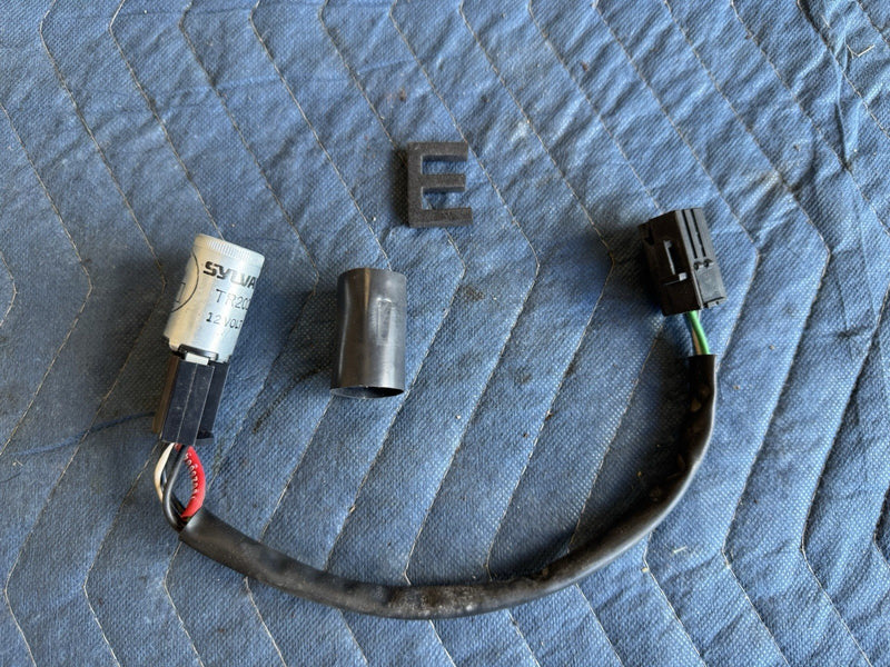 1989-1993 Volvo 240 244 245 Courtesy Lamp Control Delay Relay & Harness #4905E