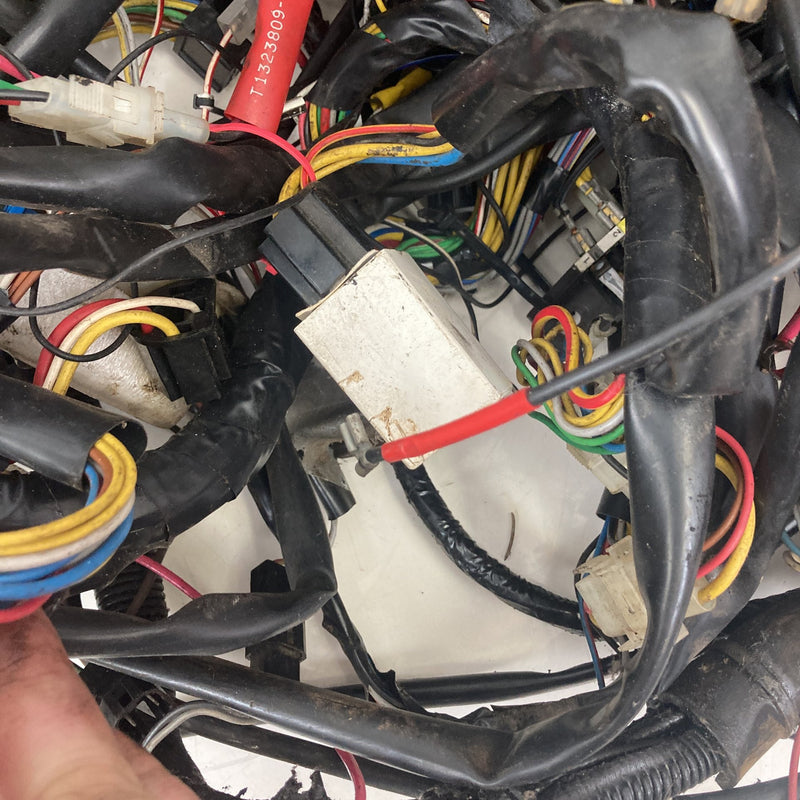 1981-1985 Volvo 240 245 Body Wiring Harness Relays Fuse OEM
