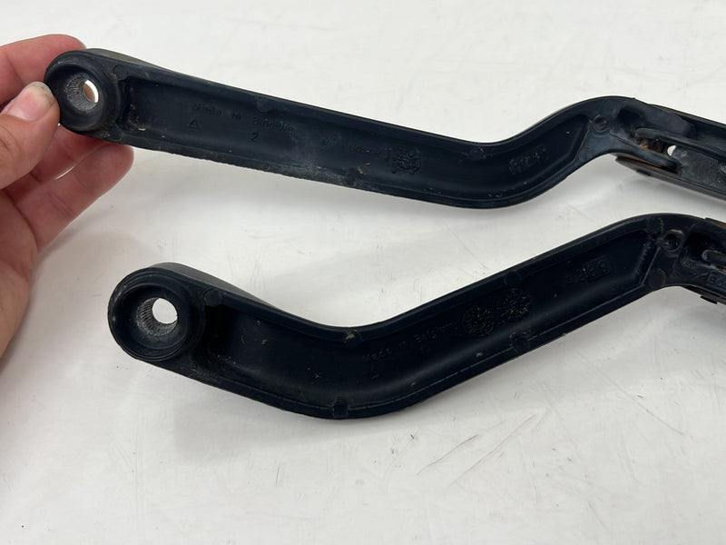 1998-2000 Volvo V70 S70 Front Right Left Windshield Wiper Arm Pair OEM