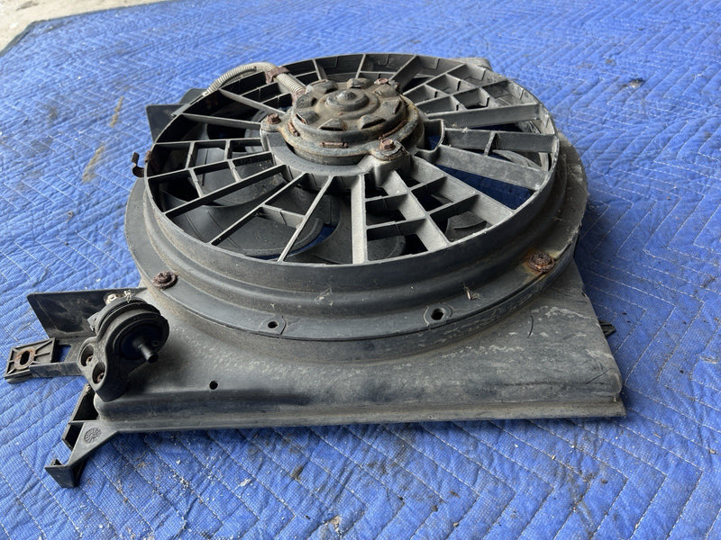 1993-1997 Volvo 850 850R Engine Cooling Fan Assembly & Shroud 2.4L OEM #4429E
