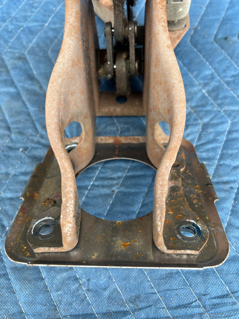 2004-2010 Toyota Sienna Brake Pedal Lever Assembly w/ Bracket OEM #3616EM