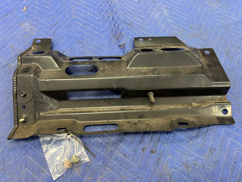 1992-1995 Volvo 940 740 Driver LH Lower Knee Bolster Brace Bracket OEM #3199EM