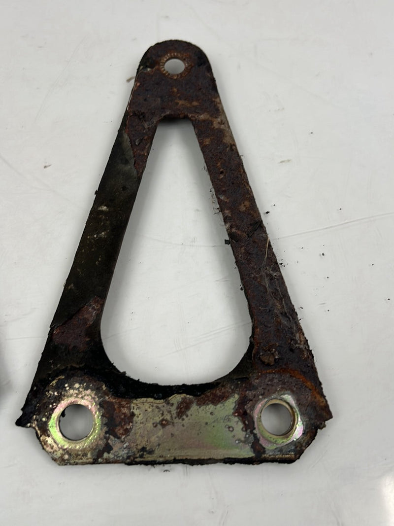 1975-1980 Volvo 244 240 Rear Right &amp; Left Subframe Bracket Mount Pair OE #5383EM