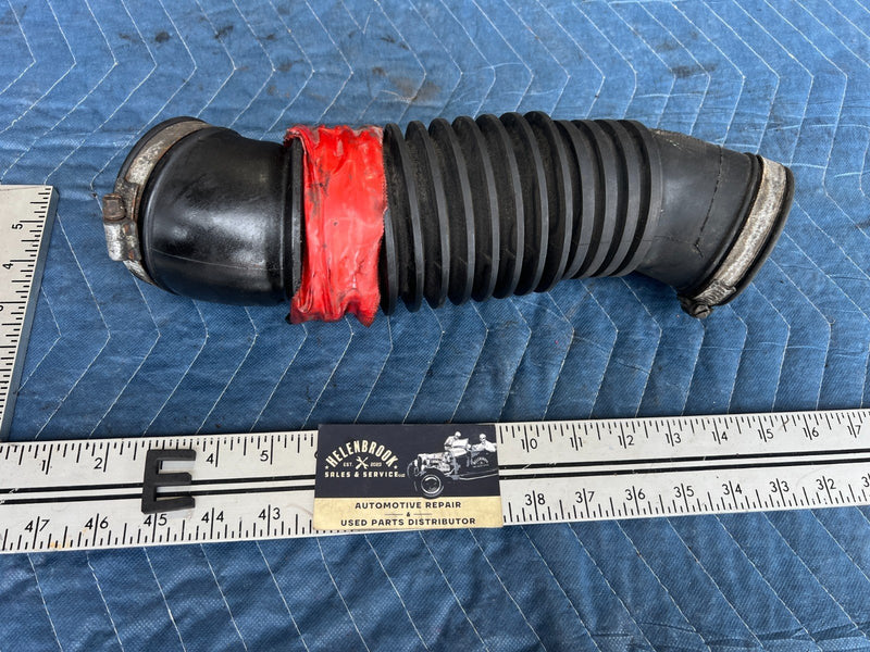 1989-1995 Volvo 740 940 Sedan Fresh Air Intake Hose Duct 3514846 OEM #3701EM