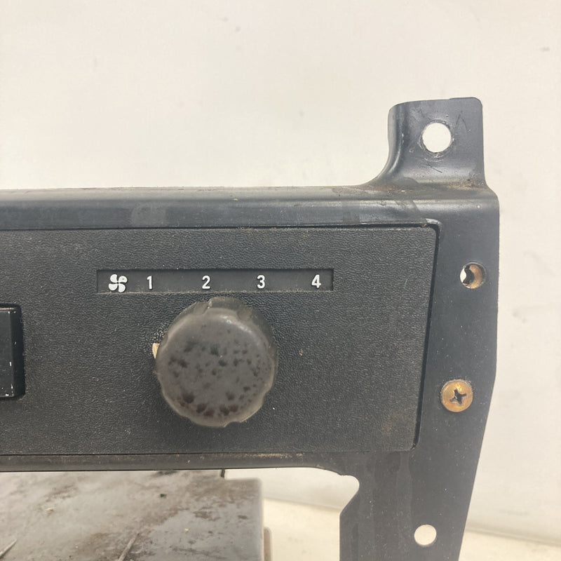 1981-1985 Volvo 240 245 HVAC Climate Control Heat AC 1347690 OEM