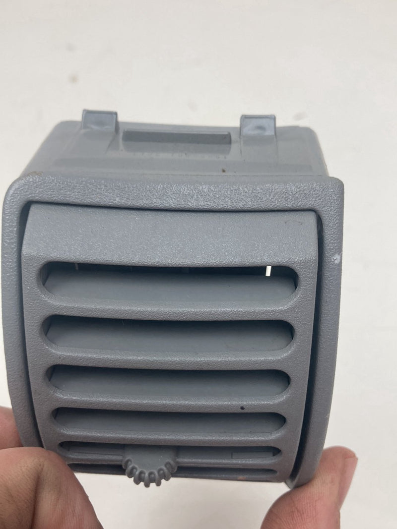 1996 Chevrolet Silverado GMT800 - Dash Vent PN: 15959801
