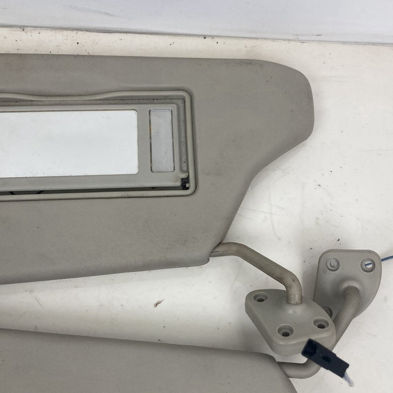 1999-2004 Land Rover Discovery II L550 Sun Visor Pair OEM #5070M