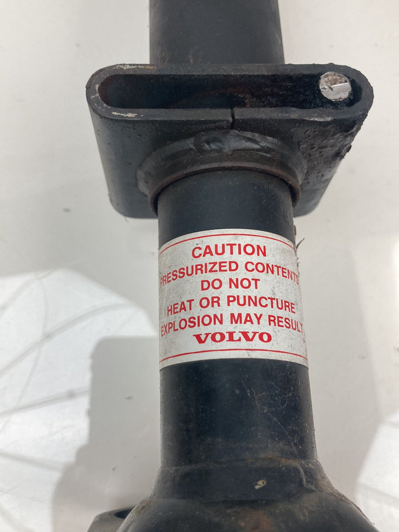 1992 Volvo 940 944 - Bumper Shocks Front PN: 1369144 1369142
