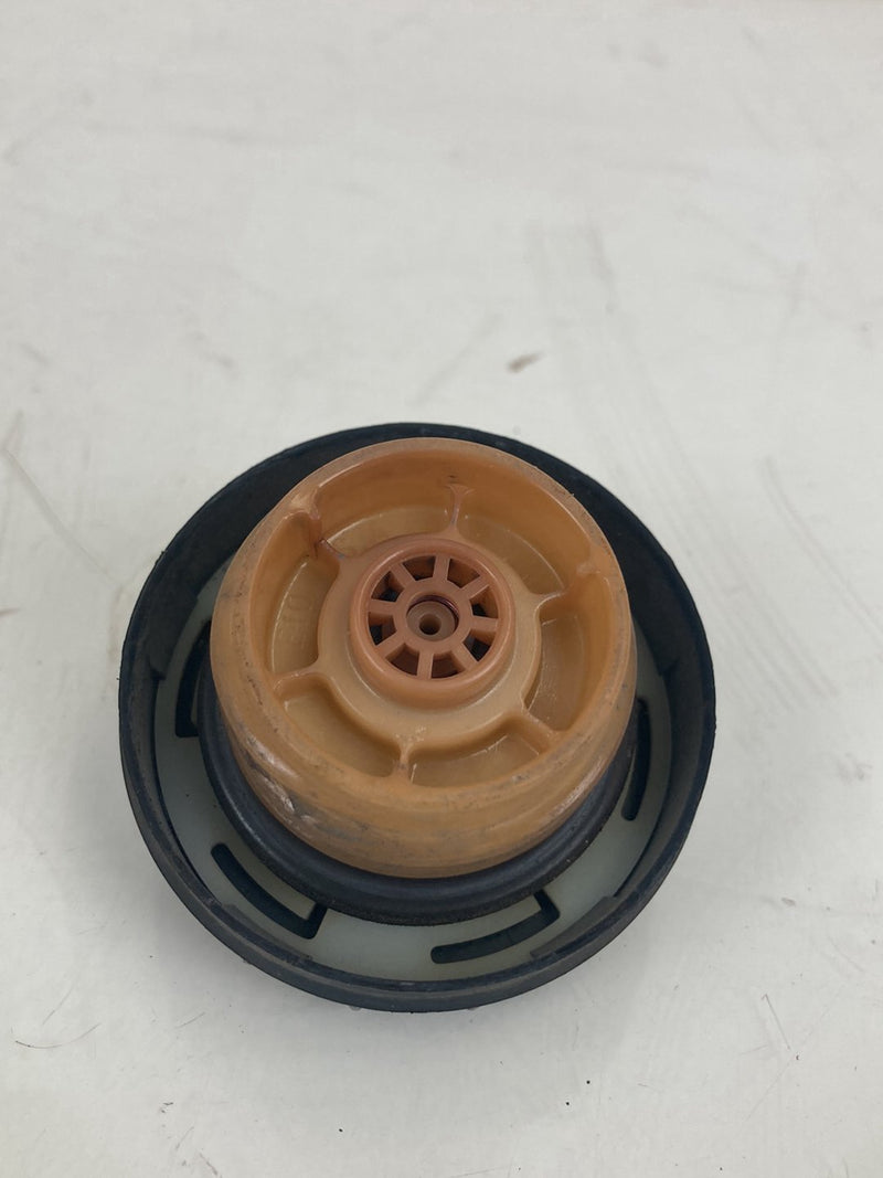 1995-1998 Chevrolet Silverado 2500 GMT400 Fuel Cap 10286302 OEM