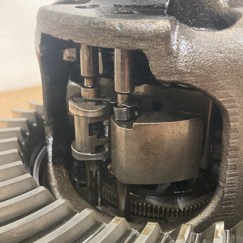 1995-1998 Chevy GMC C/K Rear Differential Assembly 4:10 Ratio Locker OEM