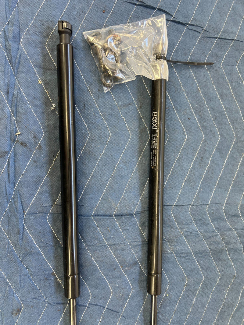 1992-1995 Volvo 940 740 LH & RH Rear Hatch Strut & Mounting Hardware OEM #3175EM