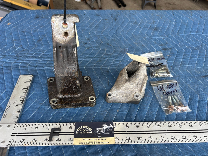 1989-1995 Volvo 740 940 Sedan Left & Right Motor Engine Mount Pair OEM #3690EM