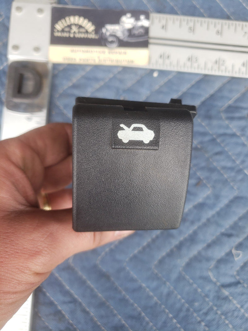 2000-2005 Chevy Impala Trunk Control Lever Release OEM #2160CN