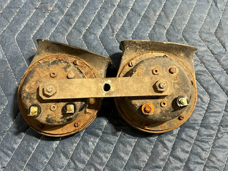 1983-1985 Porsche 944 Type TR129 High & Low Pitch Horn Signal Alarm OEM #2480EM