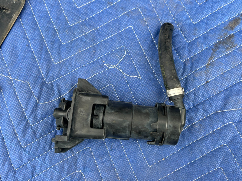 2005-2011 Audi A6 Right & Left Headlight Washer Squirt Nozzle Pair OEM #3428EM