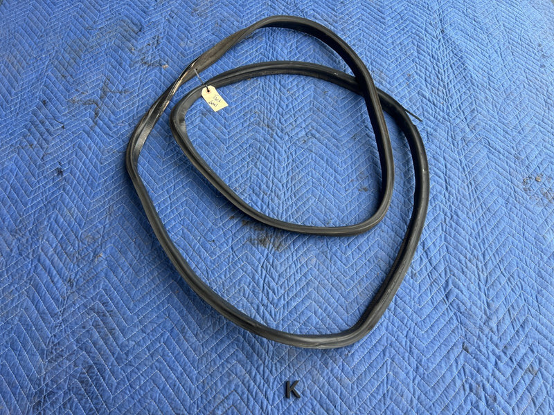 1989-1995 Volvo 740 940 Sedan Rear Trunk Seal Weather Stripping Gasket OE#3755EM