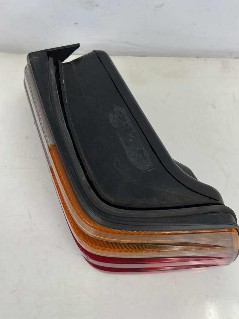 1986-1995 Mercedes-Benz 300D W124 Passenger Right Tail Light Lamp OEM #6058EM