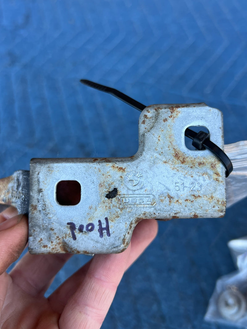 2002-2005 BMW 330xi 325xi E46 Hood Lock Catch Latch Hardware Bonnet OEM #4810EM
