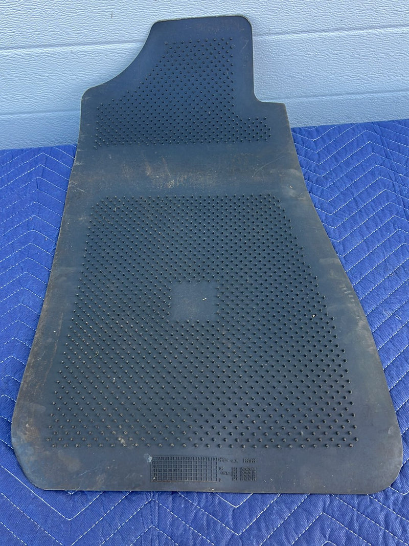 Chevrolet Silverado - Floor Mat Set PN: 92115707007 92115707008