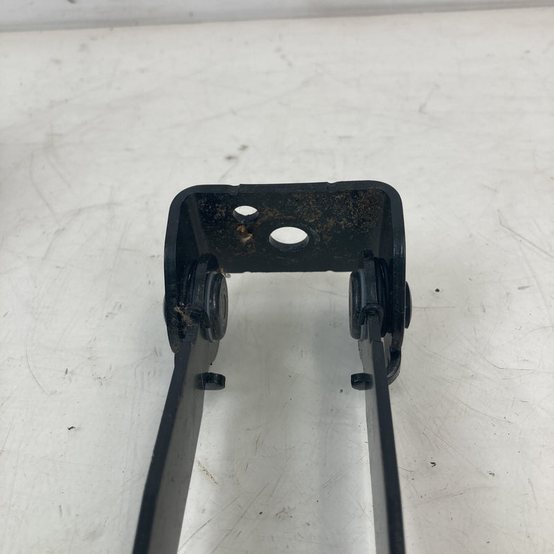 2014-2018 Chevrolet Silverado GMT900 Seat Belt Buckle Rear 23147546 OEM #5614M