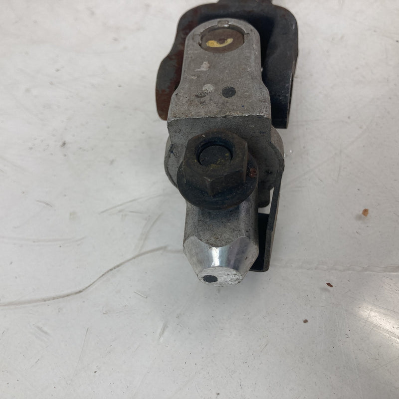 2014-2019 Chevrolet Silverado GMT900 Steering Intermediate Shaft OEM #5597M